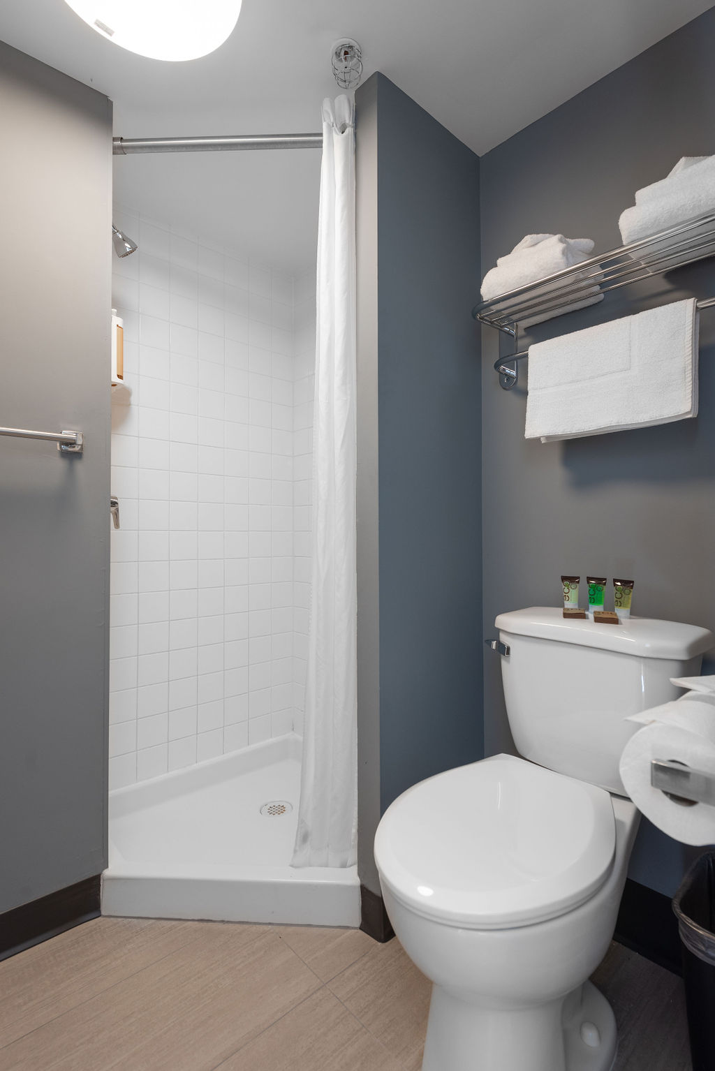 YWCA Hotel – DP-DS Room Bathroom