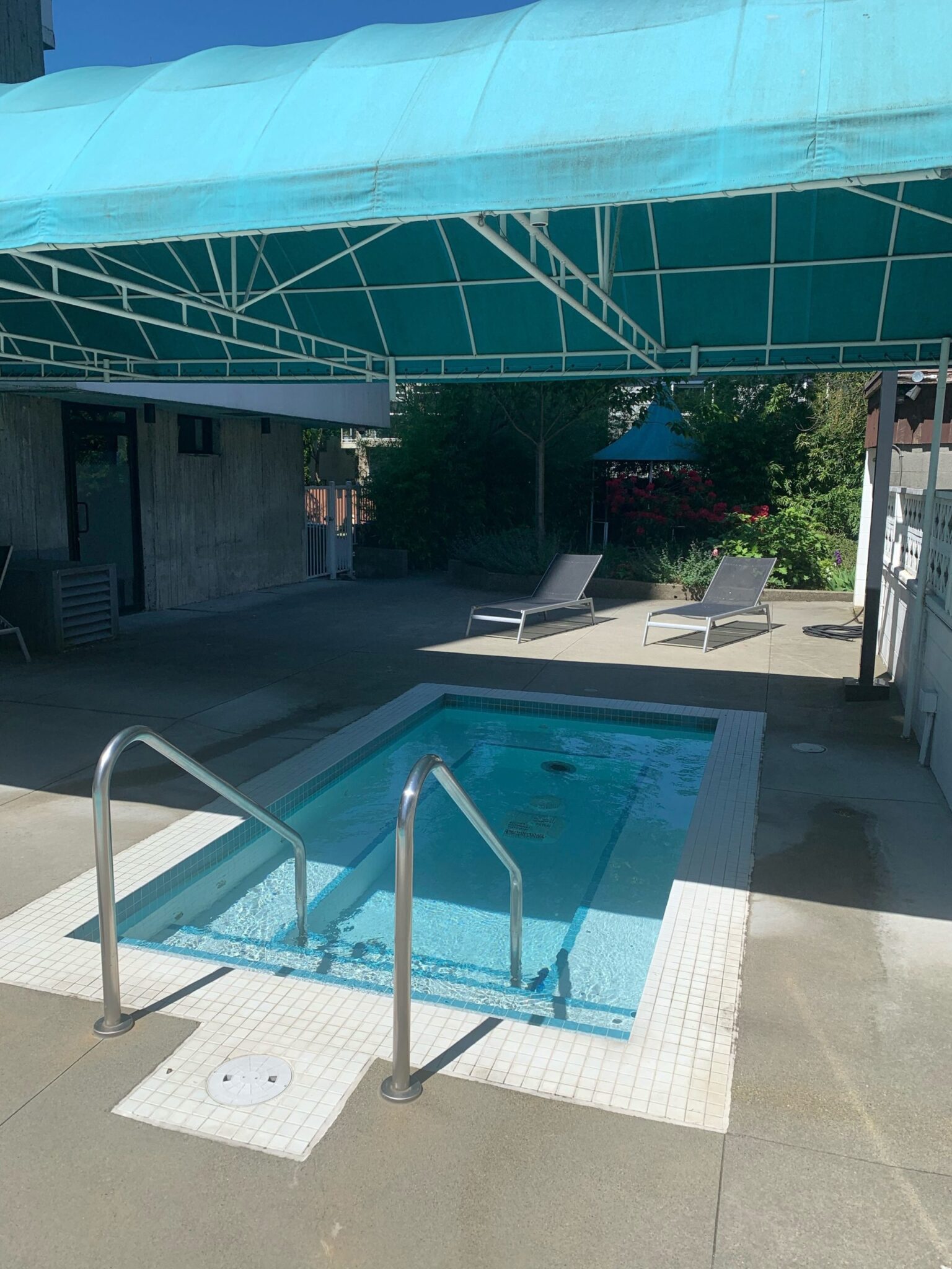 APT Living Swimming Pool Vancouver - ILAC
