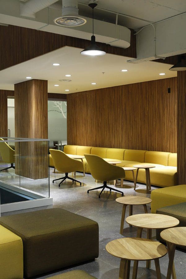 APT Living Lobby Vancouver - ILAC